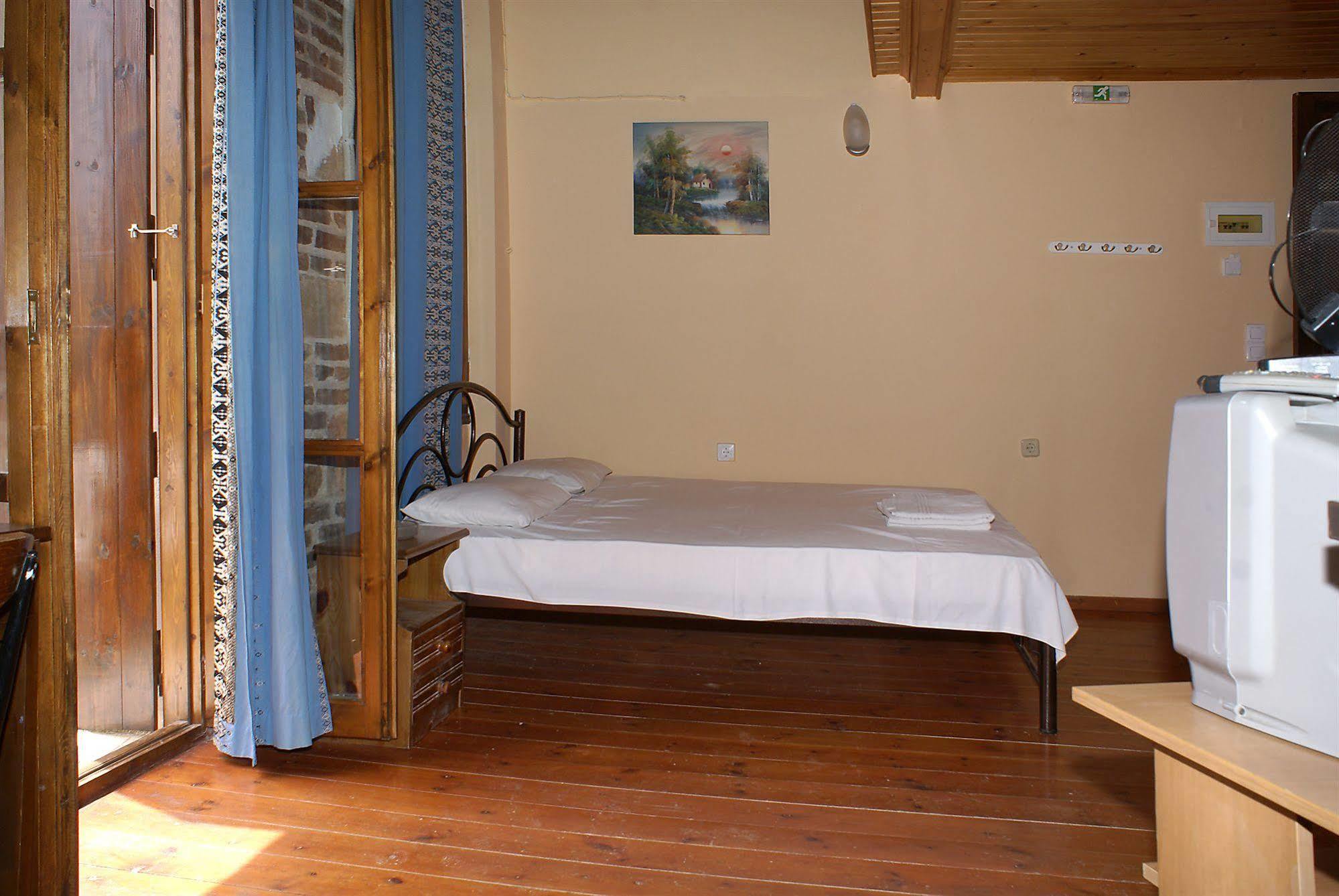 Kydonia Rooms Chrissi Akti Chania Exterior foto