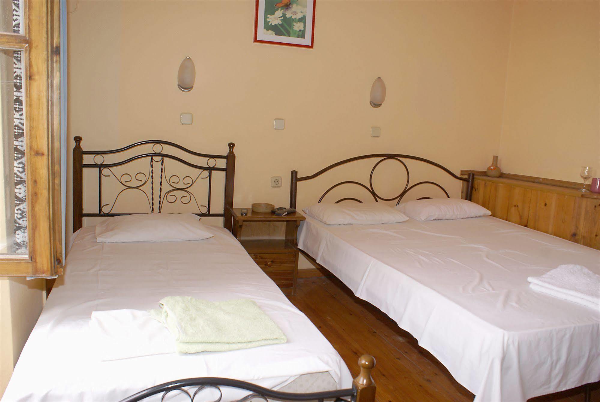 Kydonia Rooms Chrissi Akti Chania Exterior foto