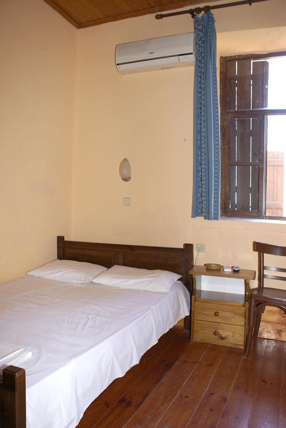 Kydonia Rooms Chrissi Akti Chania Exterior foto