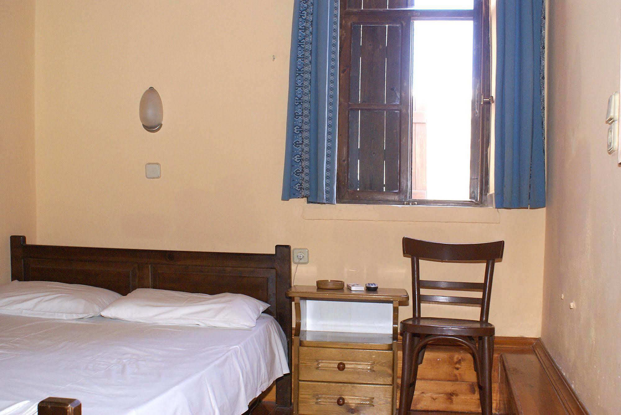 Kydonia Rooms Chrissi Akti Chania Exterior foto