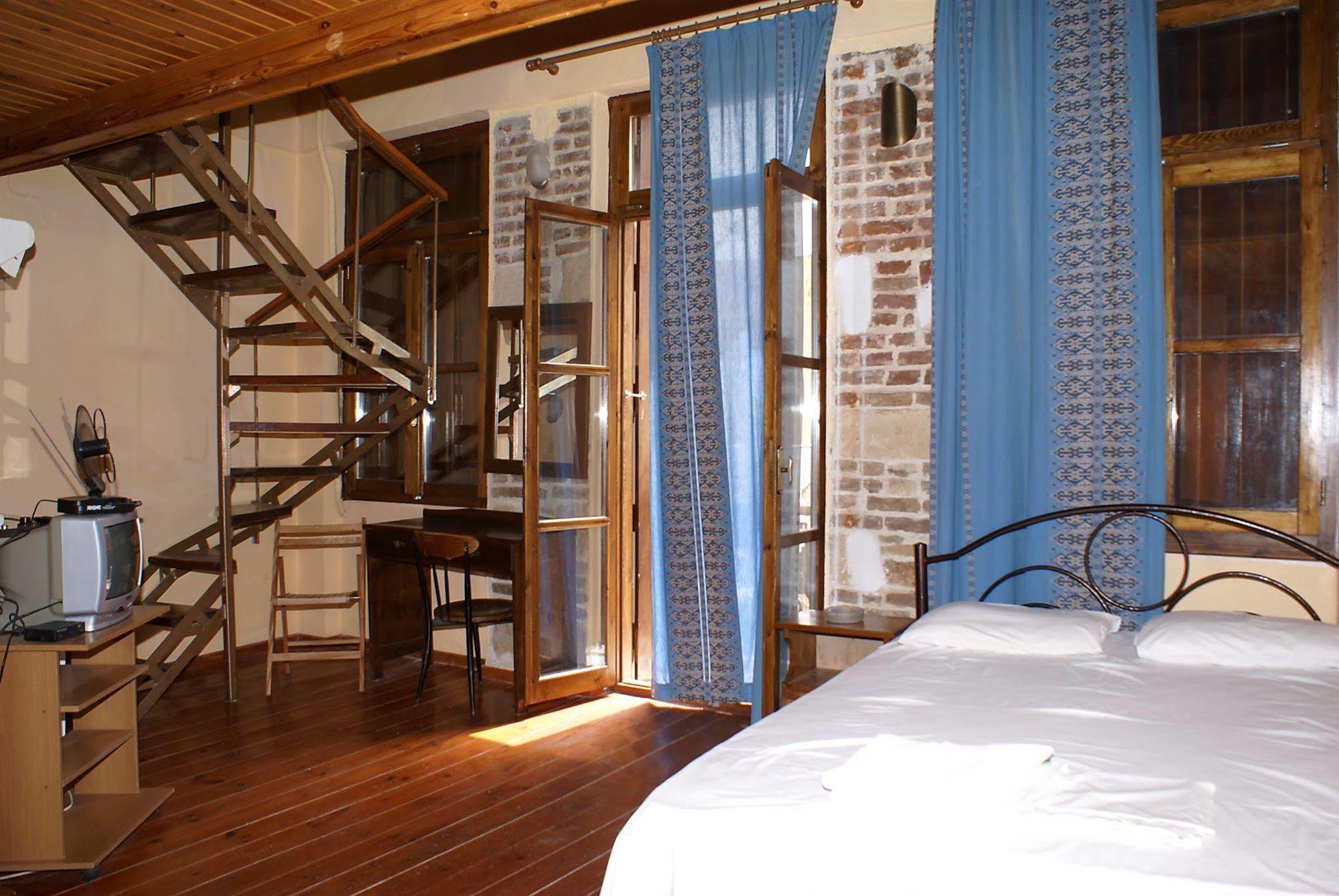 Kydonia Rooms Chrissi Akti Chania Exterior foto