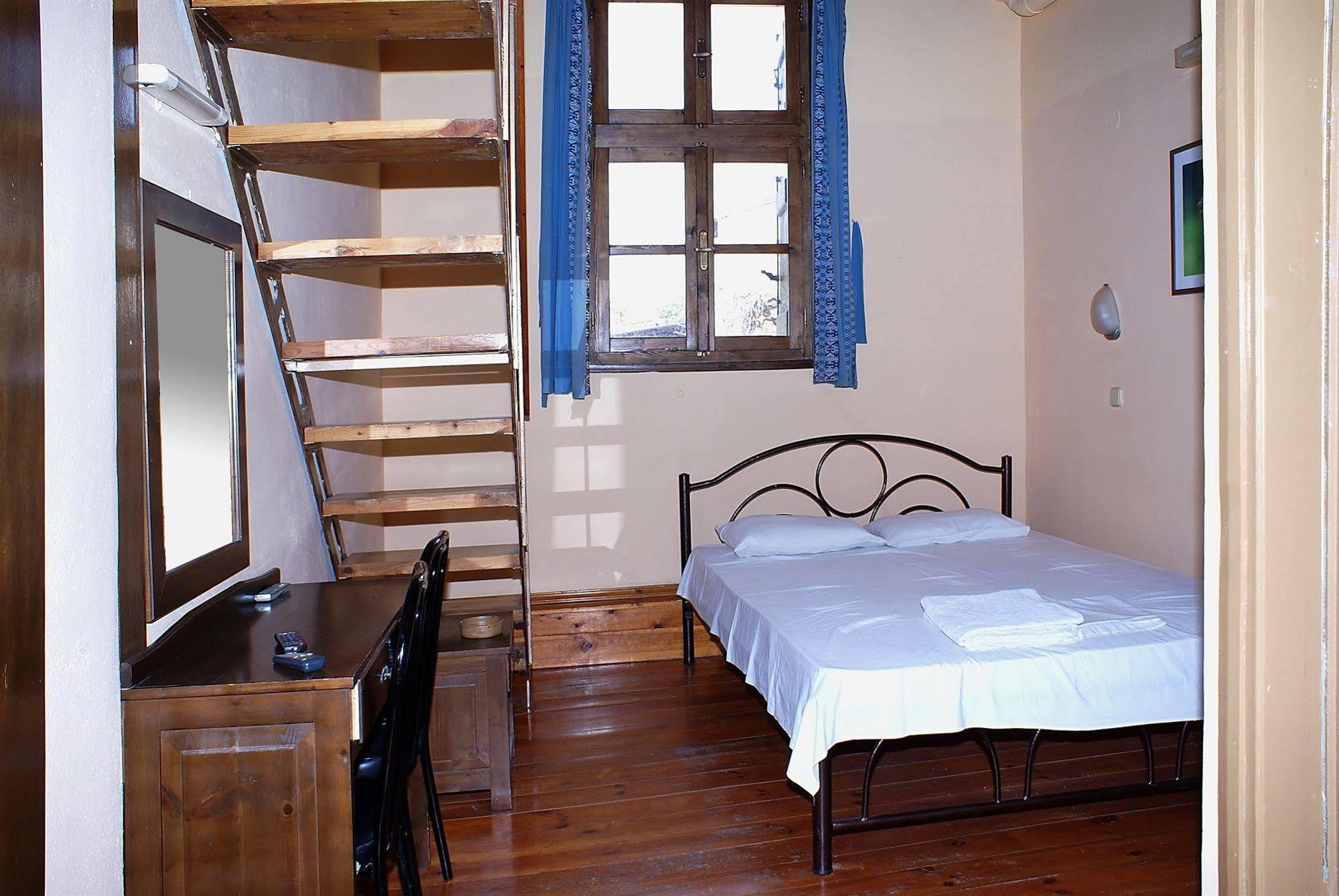 Kydonia Rooms Chrissi Akti Chania Exterior foto